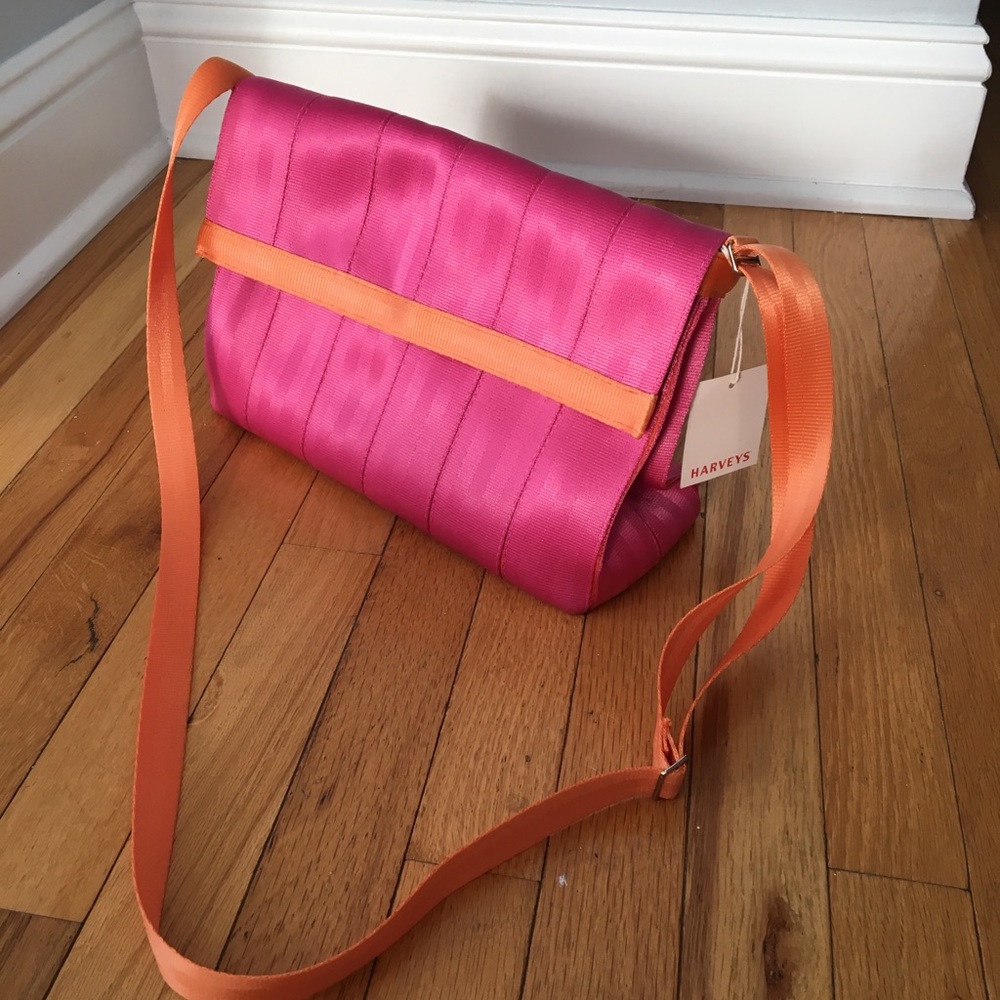 NWT Harveys seatbelt bag purse sweet pea pink